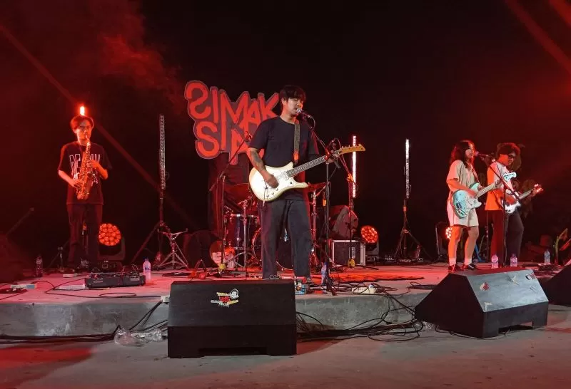 Gigs: Aroma Kecil, Suasana Dahsyat